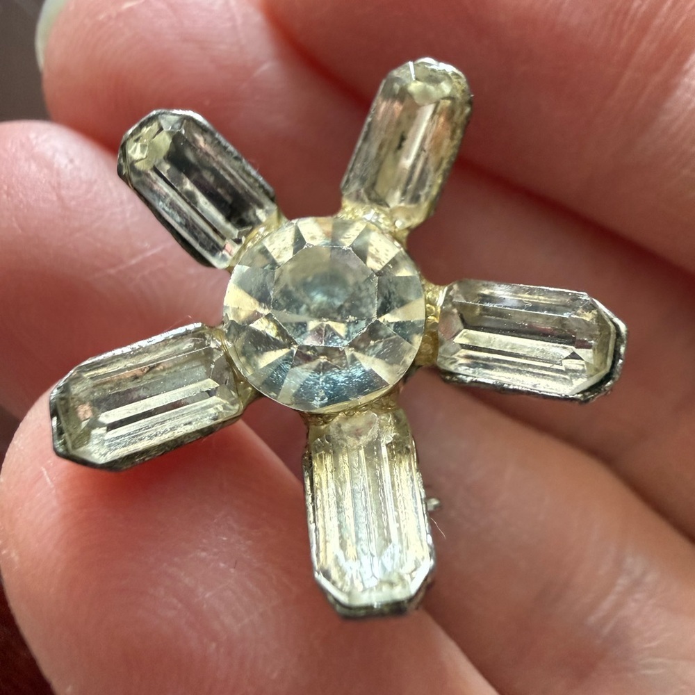 Set of 4 Vintage Brooches - Picture 7 of 9